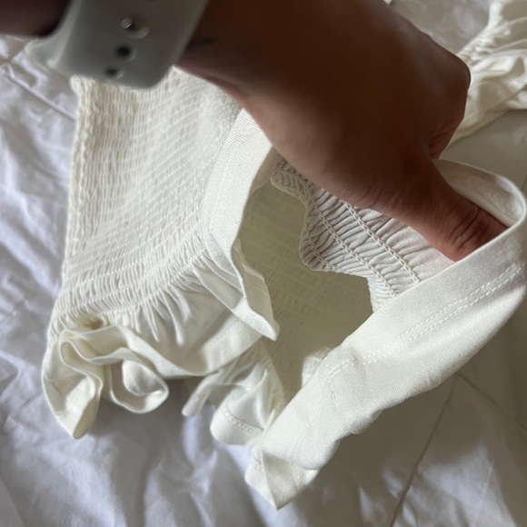 NWT Forever 21 Cream Ruffle Smocked Top Size XS - Picture 5 of 6